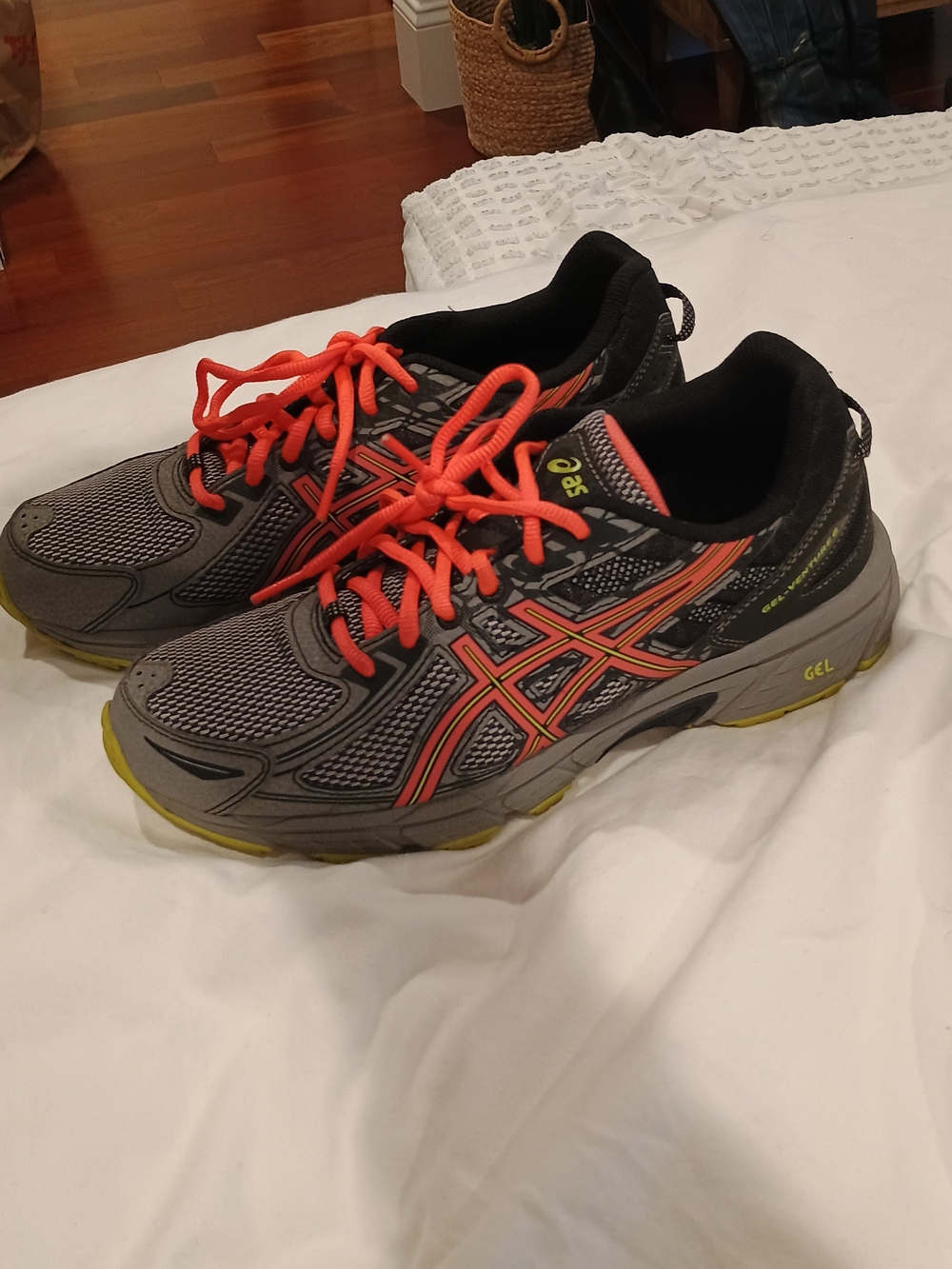 Asics Women'Gray Sneakers with Bright Orange Laces and Yellow Accents, Size 9.5